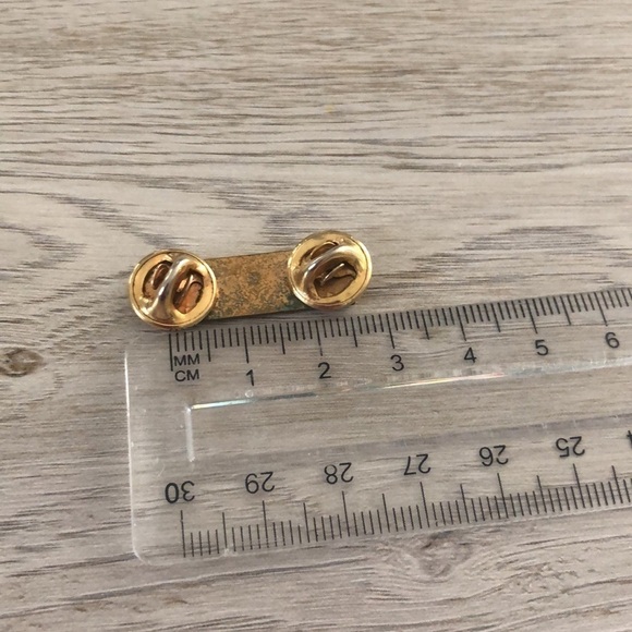 Vintage Past Label Pin - Picture 3 of 3